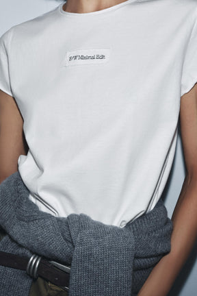 Besticktes T-Shirt
