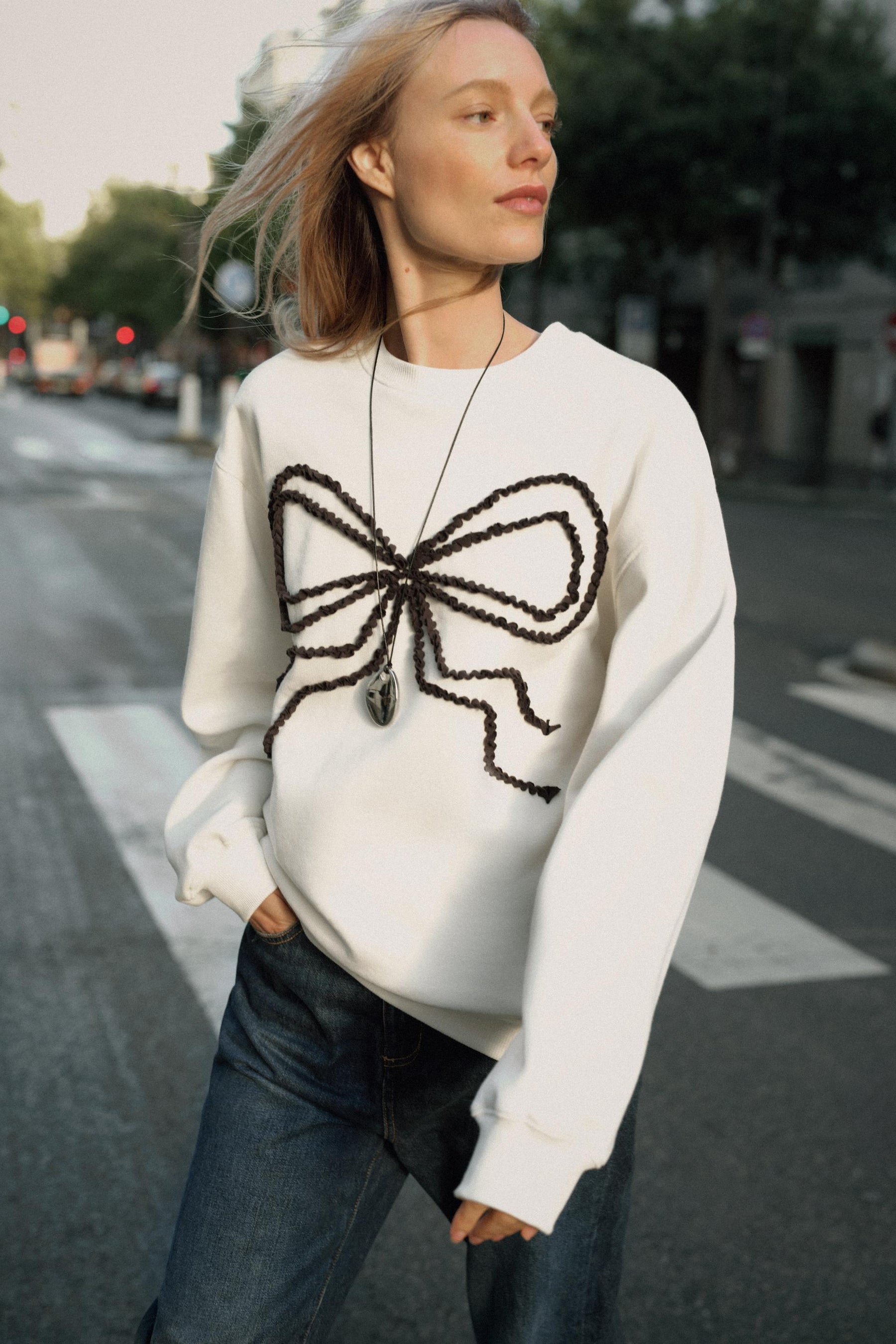 Contrast Bow Sweatshirt