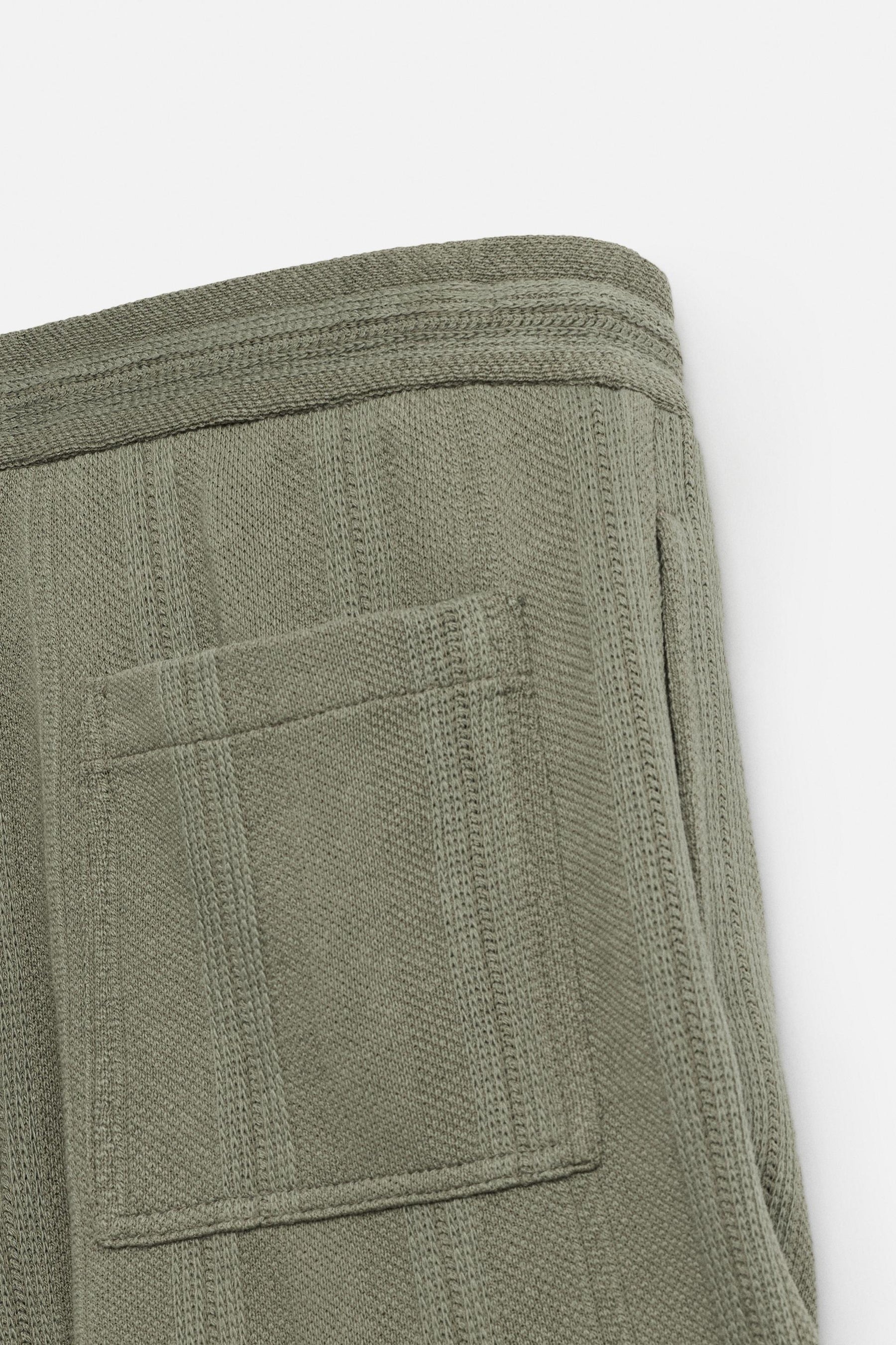 JACQUARD TEXTURED BERMUDA SHORTS - Image 9