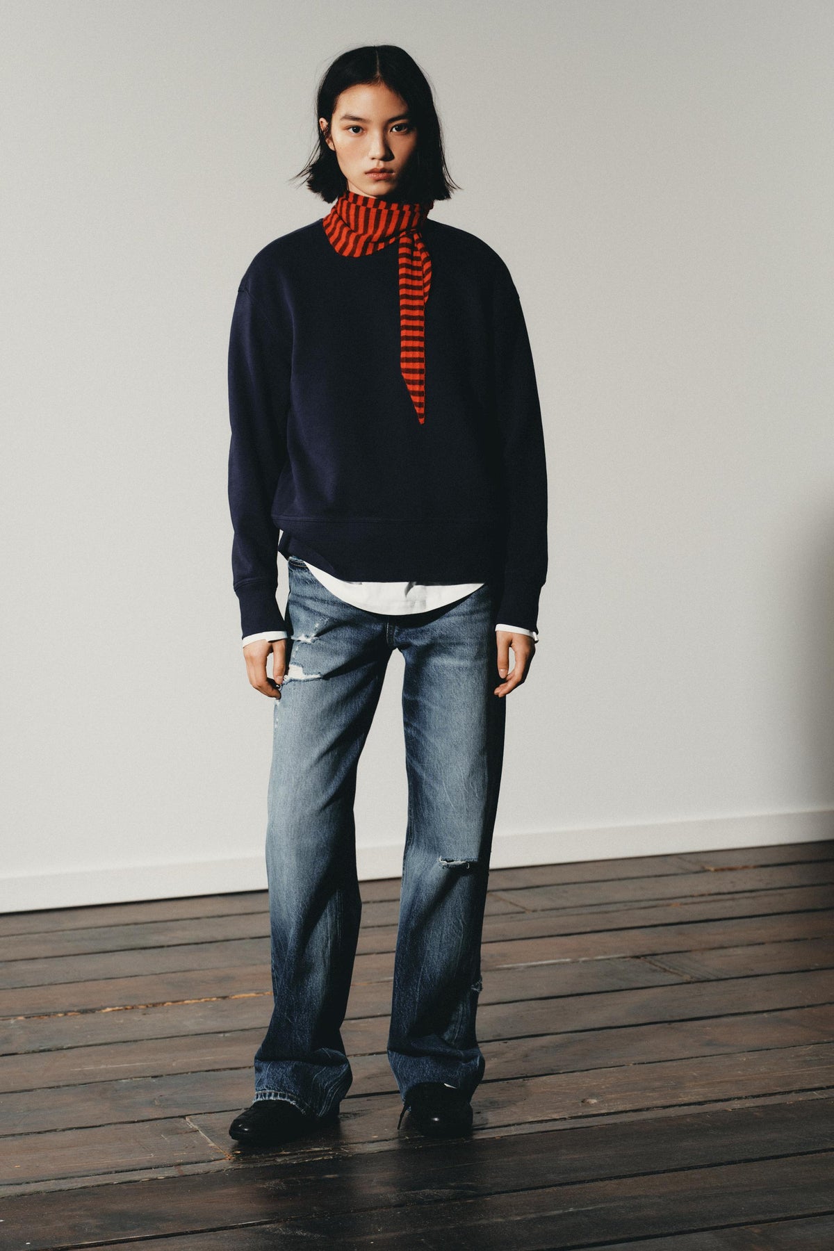 PLUSH CONTRAST SWEATSHIRT