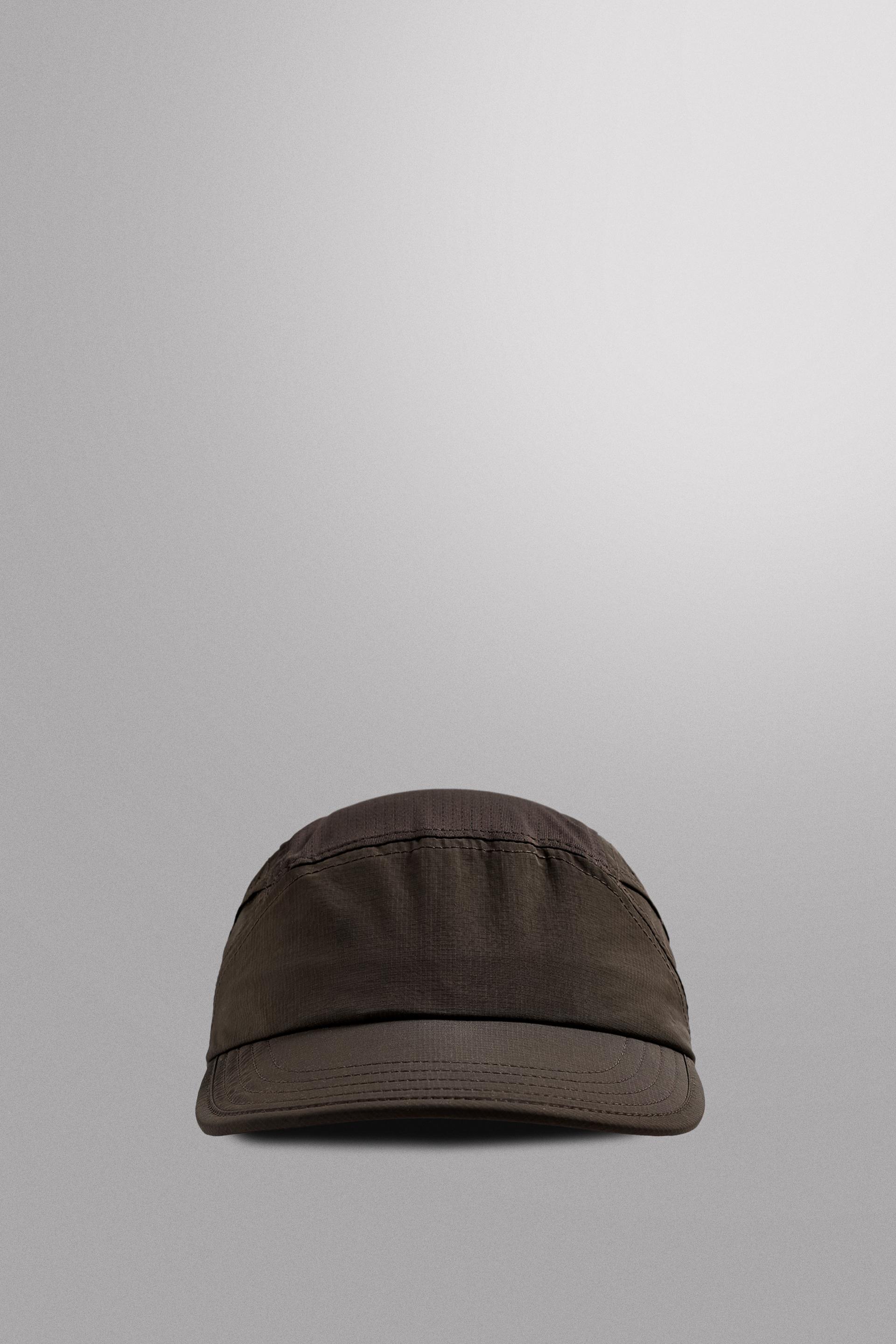 PERFORATED TECHNICAL LIMITED EDITION CAP