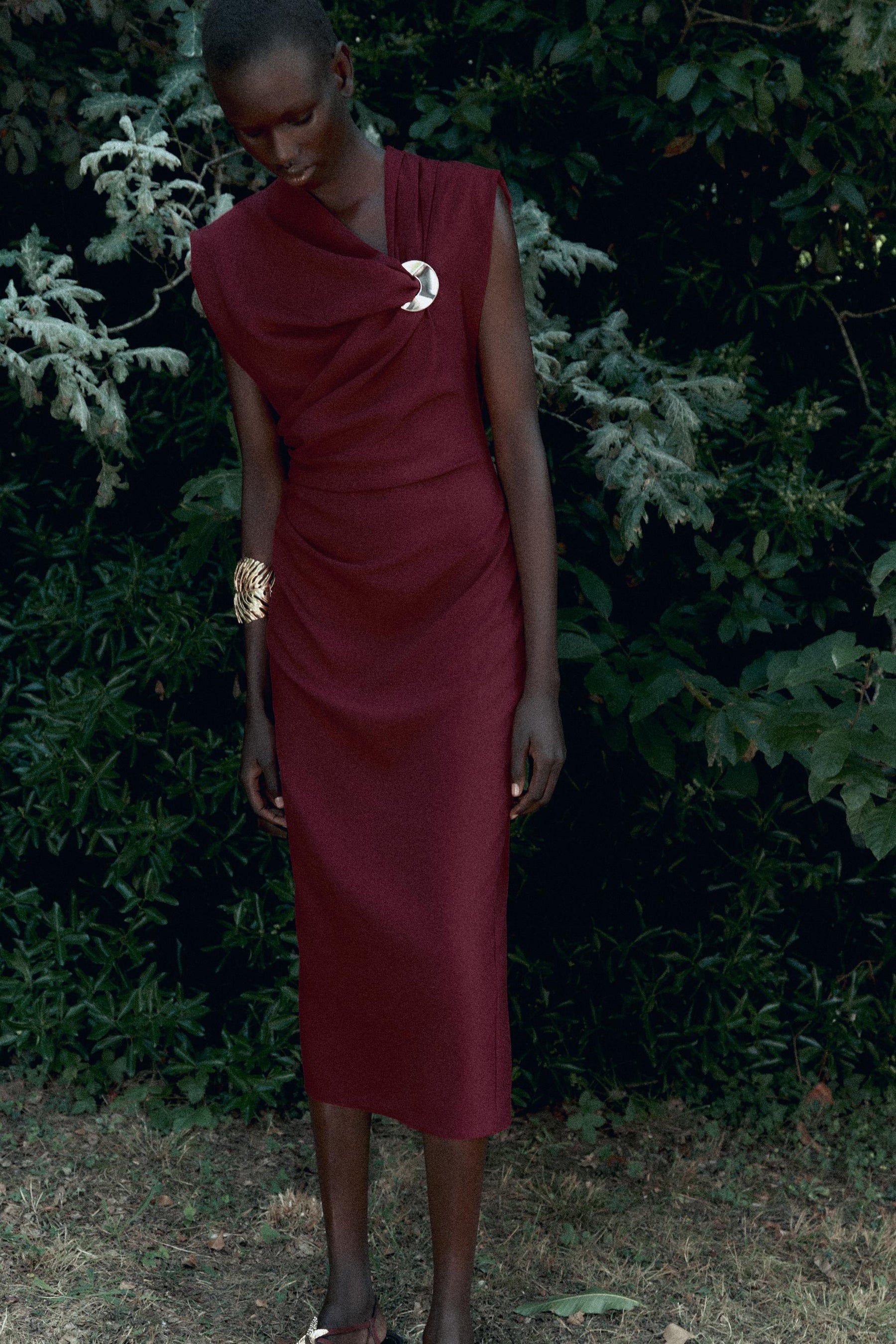 GOLD APPLIQUÉ MIDI DRESS - Image 2