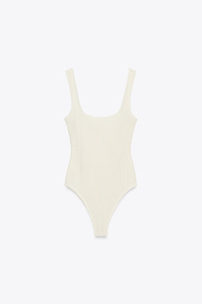 STRUKTURIERTER STRICKBody