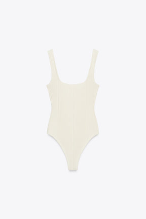 STRUKTURIERTER STRICKBody