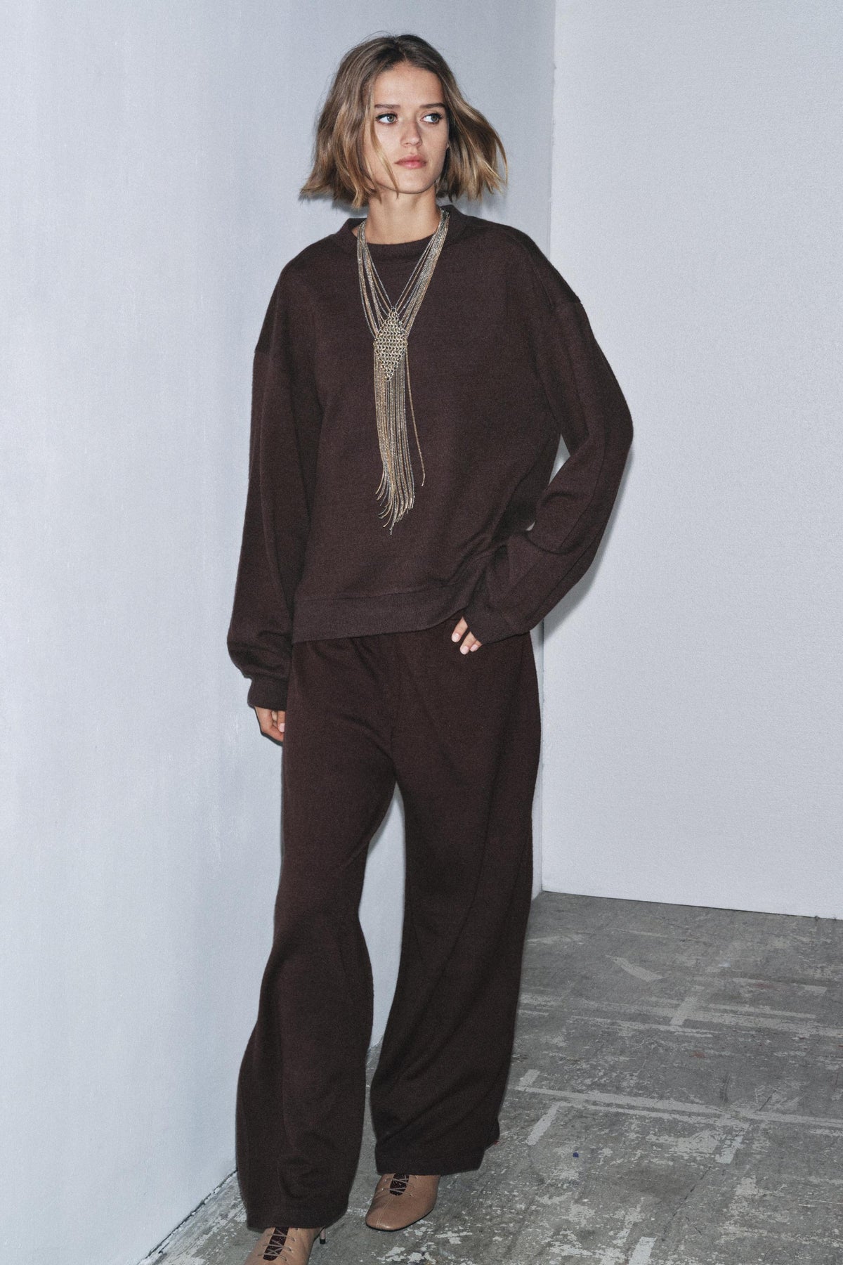 WIDE-LEG TROUSERS