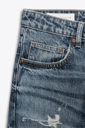 WIDE-LEG RIPPED JEANS