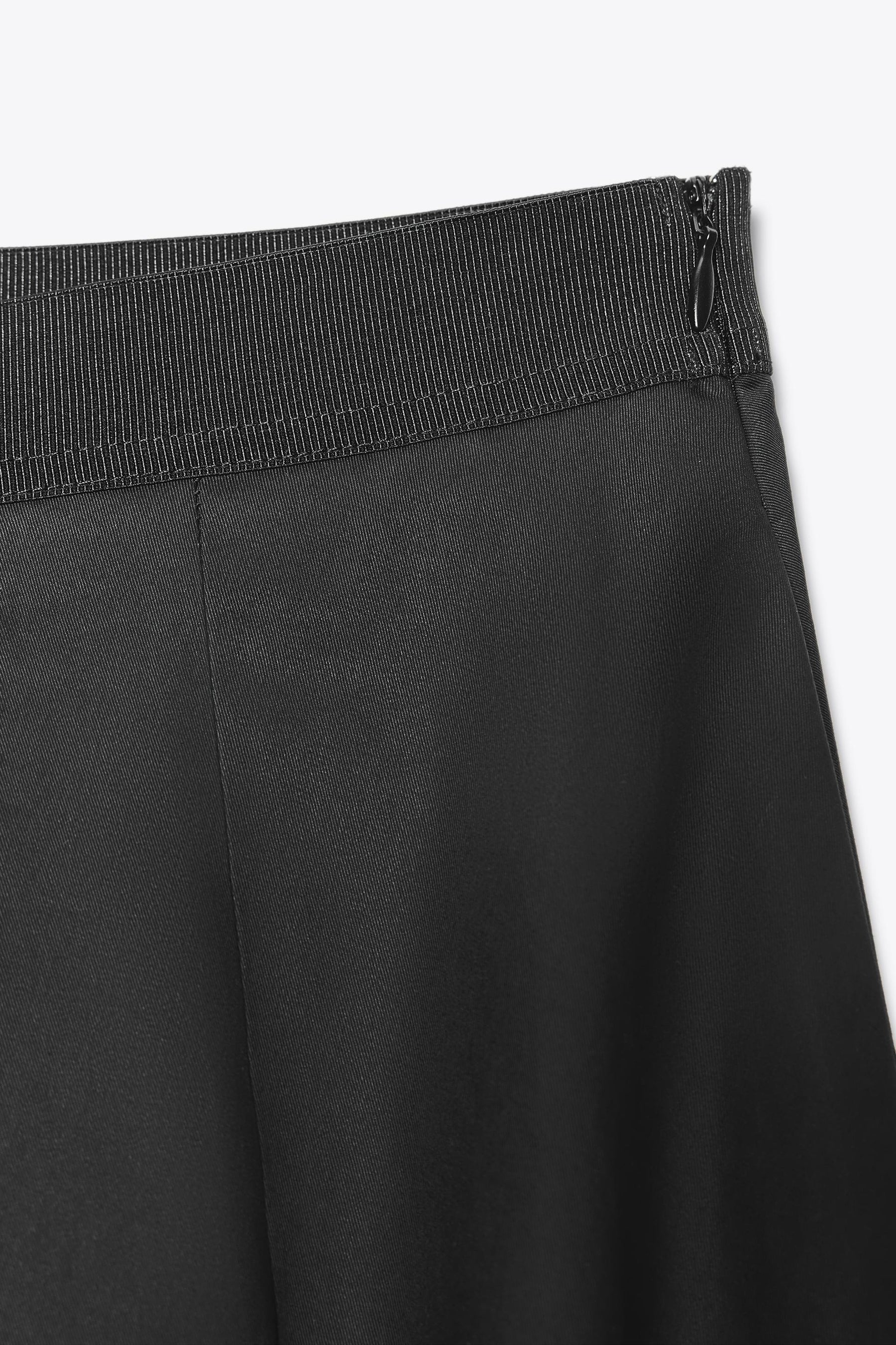 PLEATED MIDI SKIRT