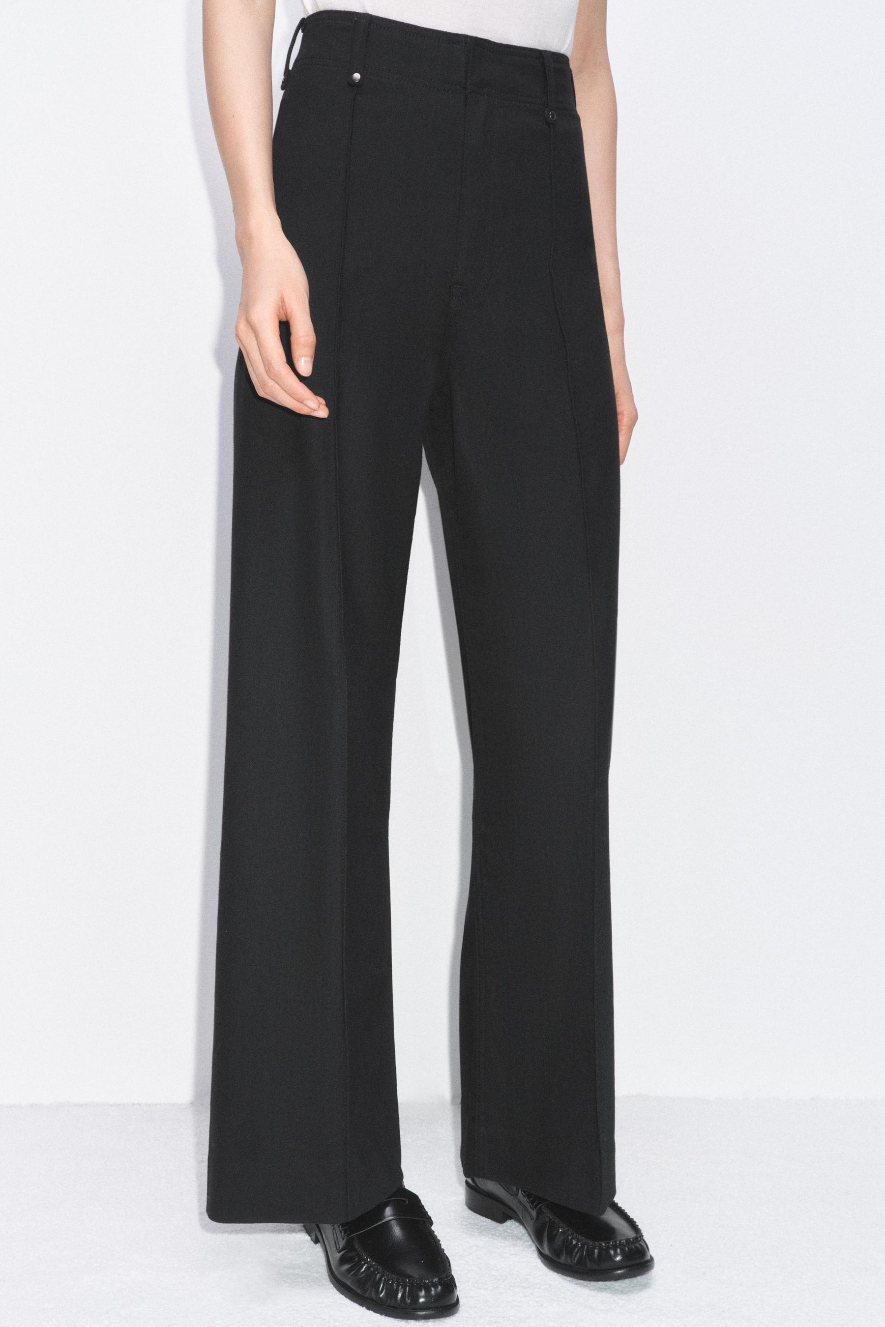 Wide-leg High-waist Jeans