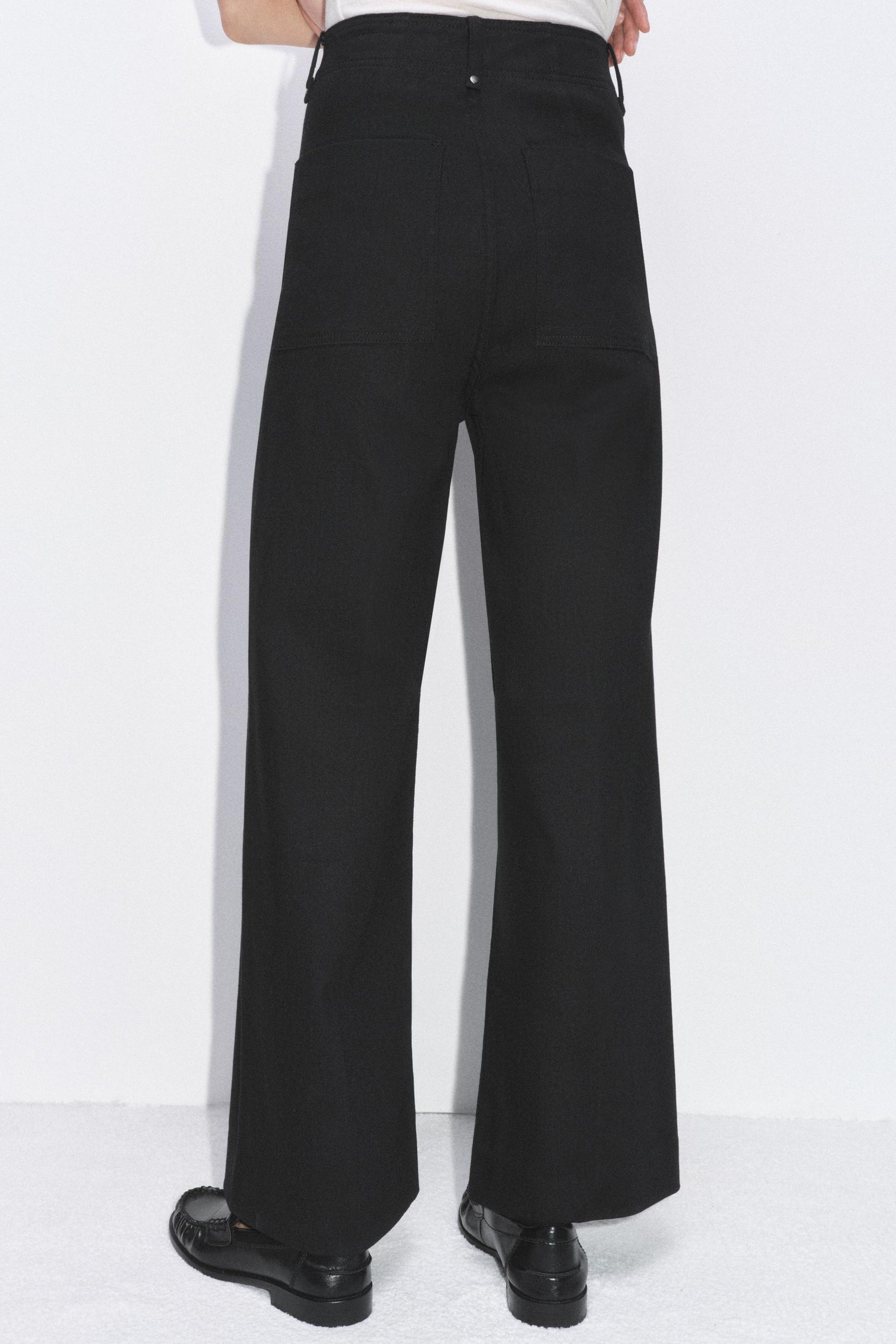 Wide-leg High-waist Jeans