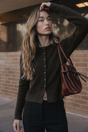 Strickjacke mit Kugelknöpfen