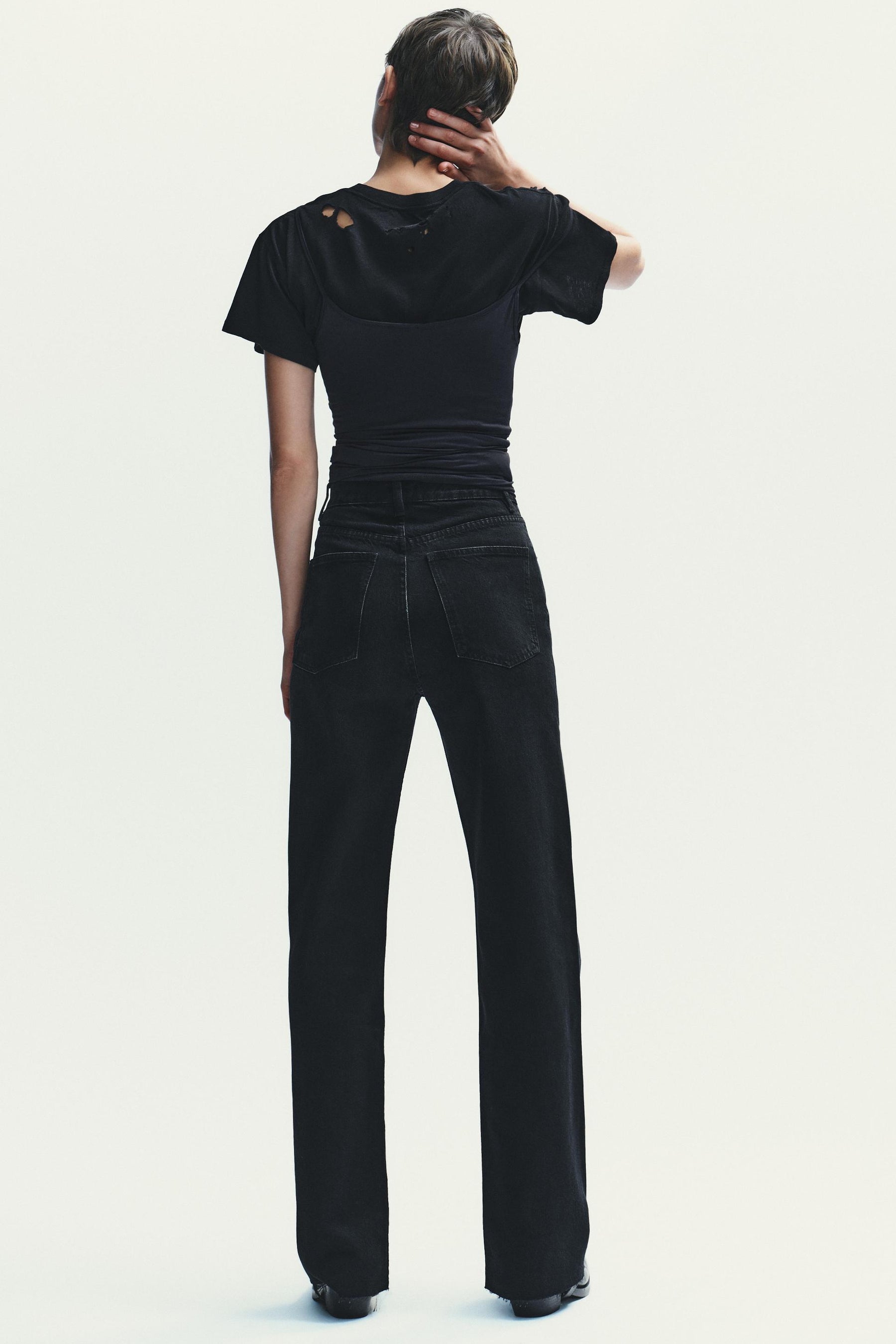 HIGH-WAIST WIDE-LEG JEANS