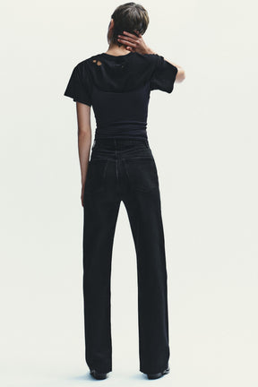 HIGH-WAIST WIDE-LEG JEANS