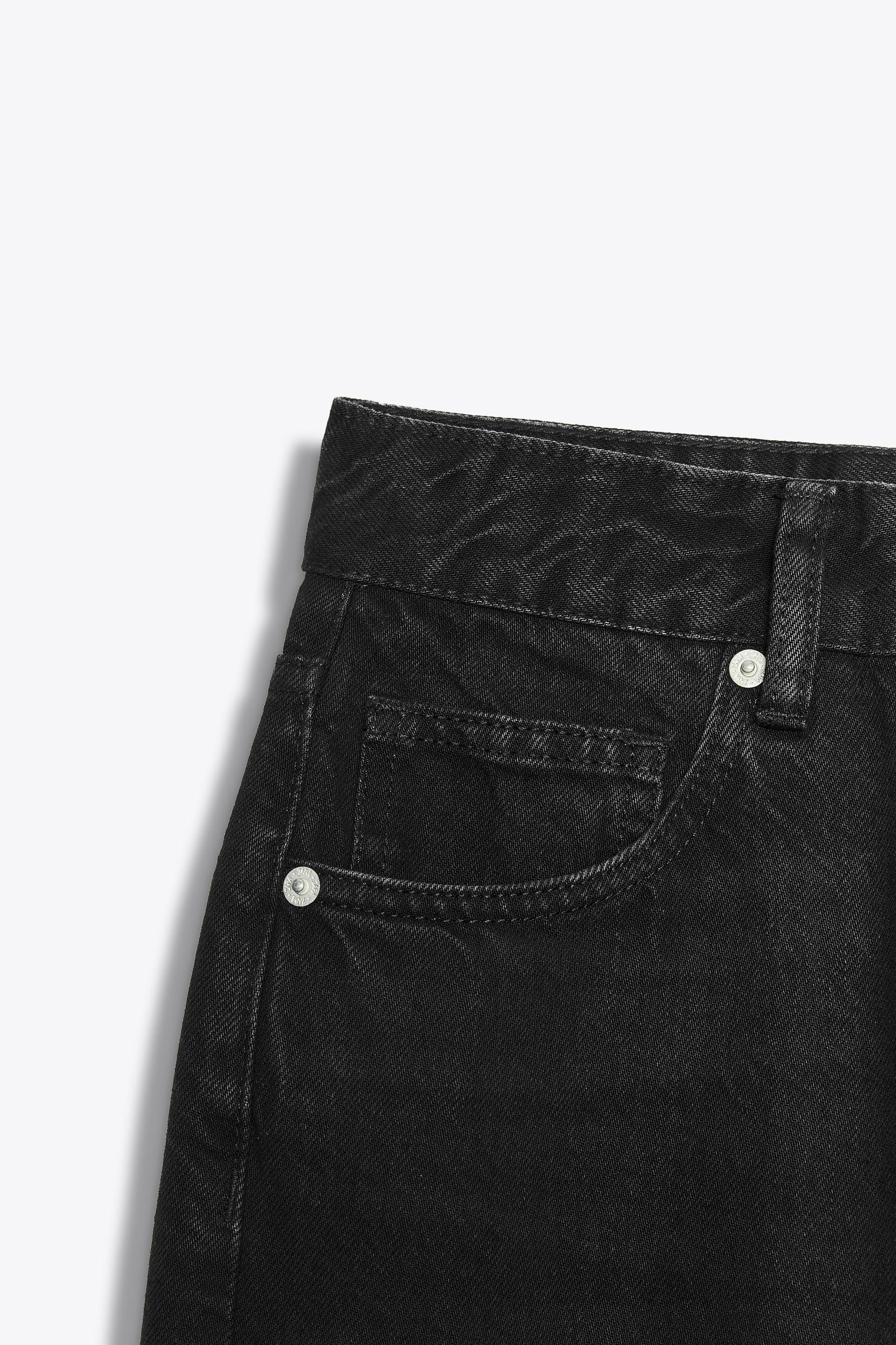 HIGH-WAIST WIDE-LEG JEANS