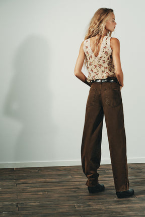 Baggy mid-waist jeans