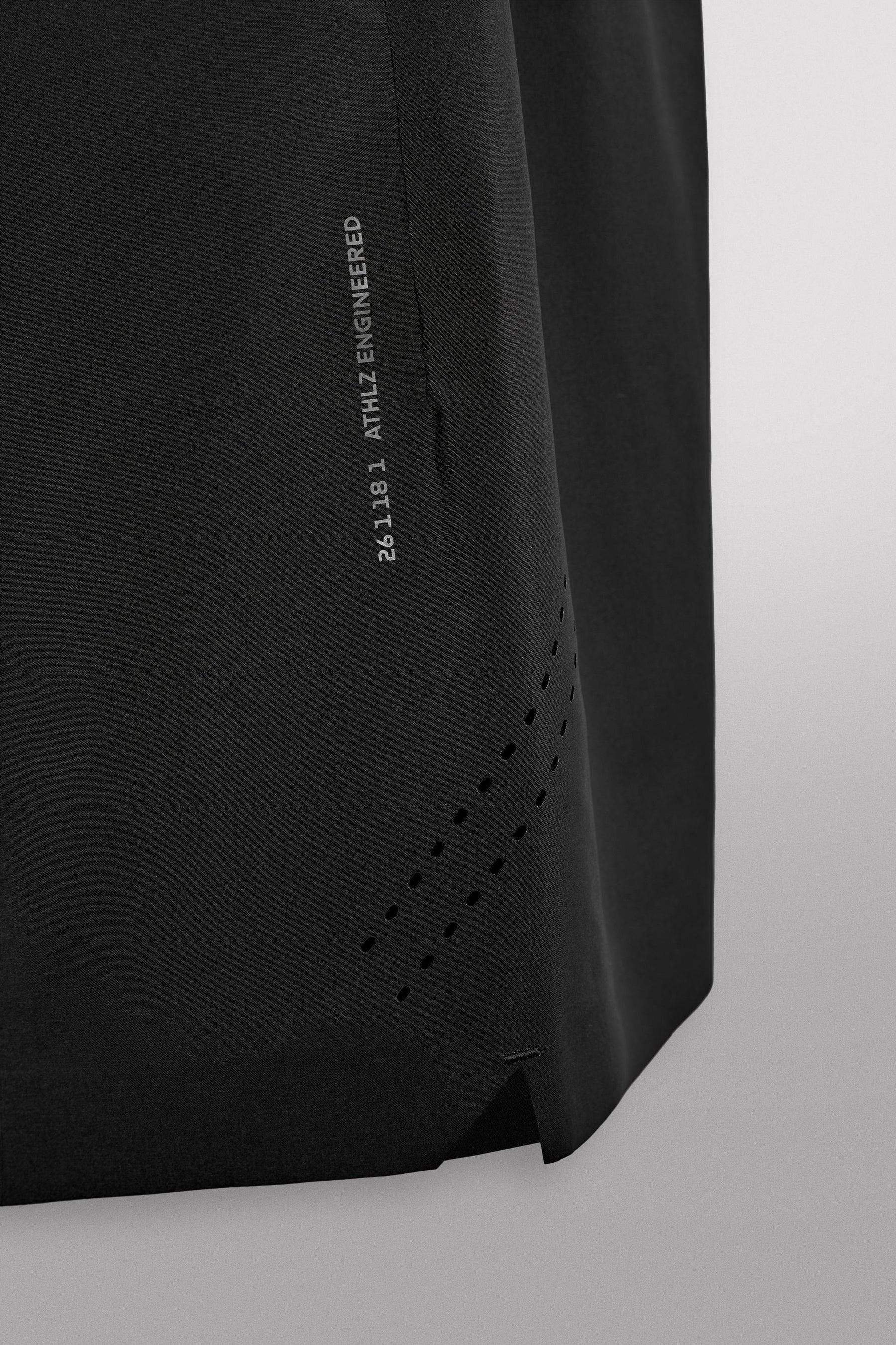 Perforierte Sommershorts