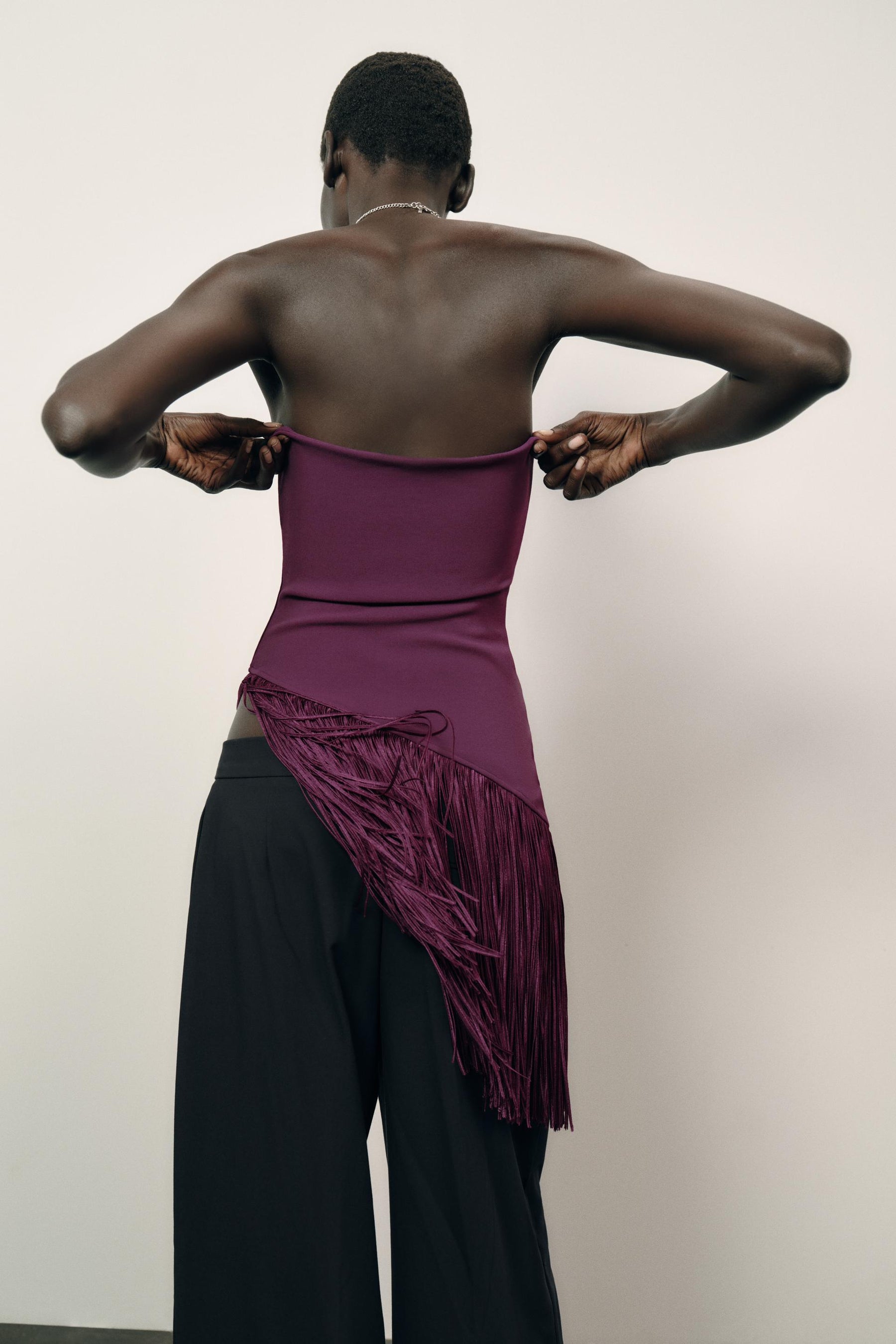 FRINGED STRETCH TOP