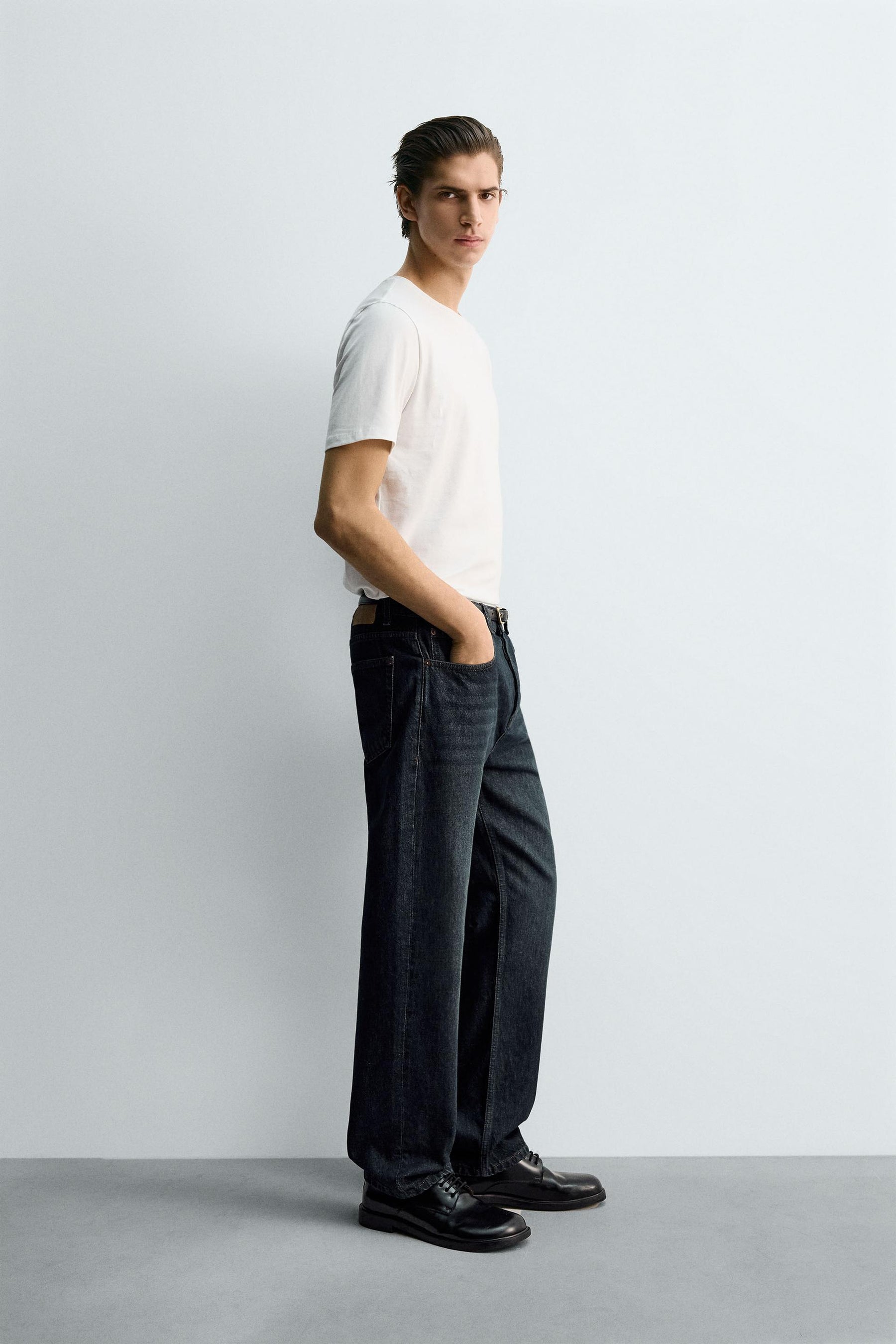 BASIC SLIM FIT T-SHIRT - Image 4