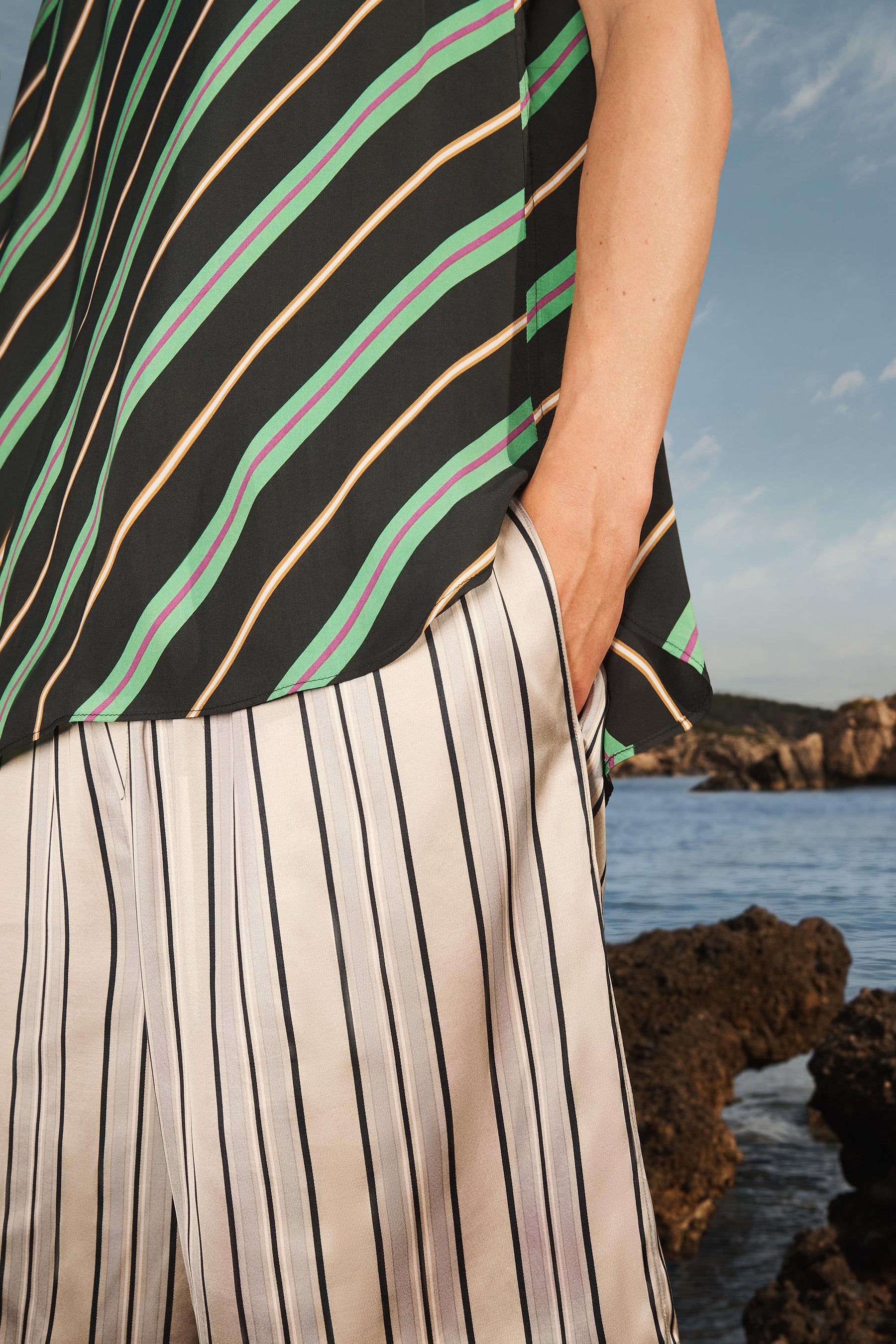 STRIPED RELAXED FIT BERMUDA SHORTS LIMITED EDITION - Image 2