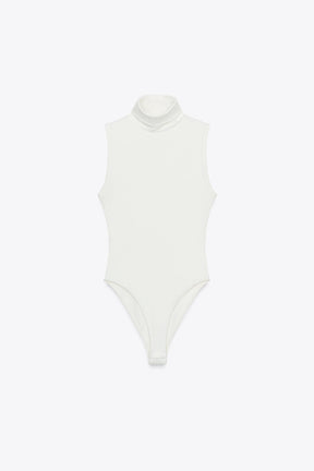 Body mit hohem Kragen