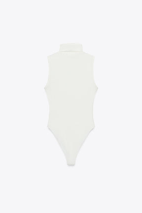 Body mit hohem Kragen