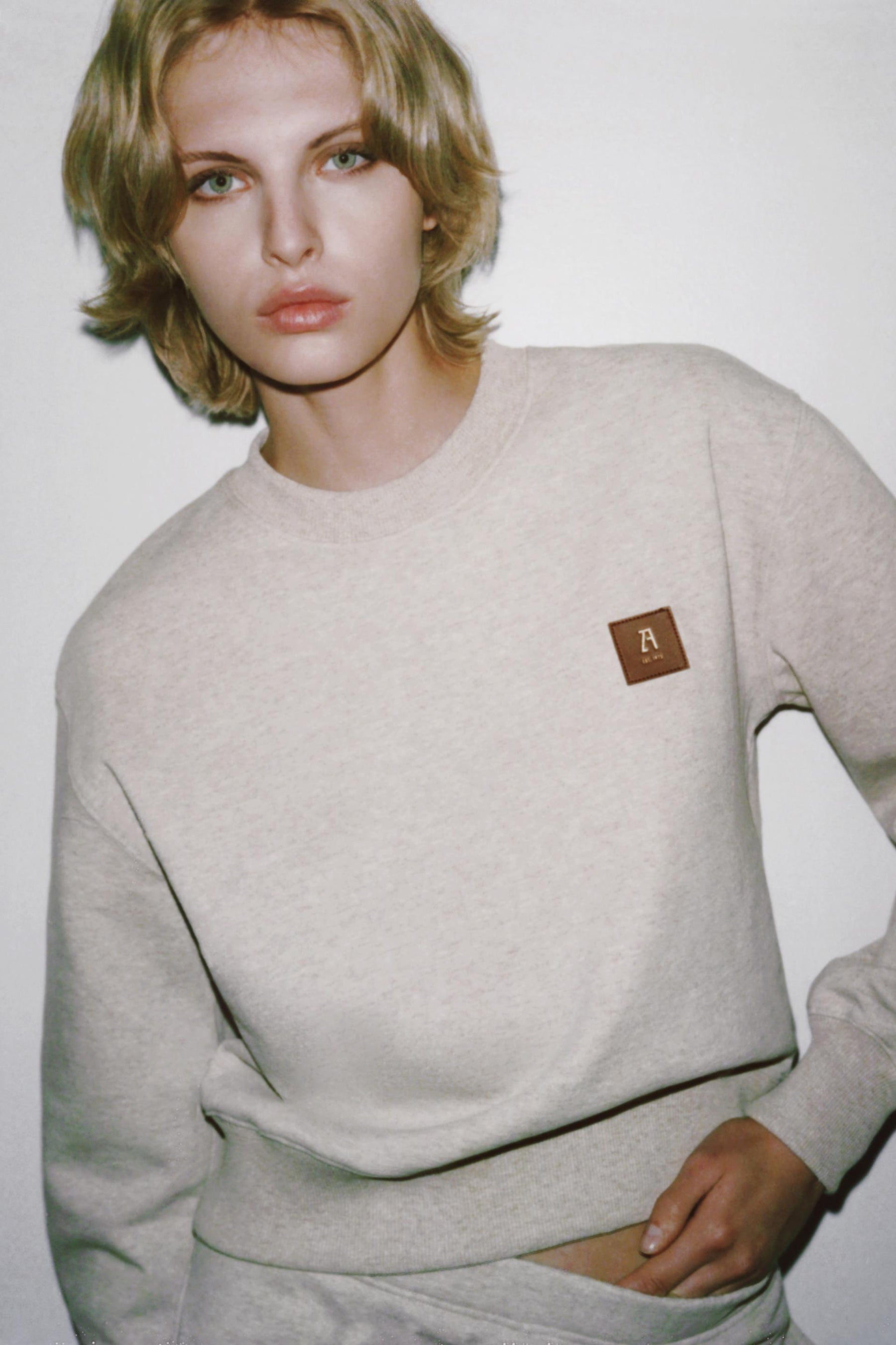 Sweatshirt with label detail