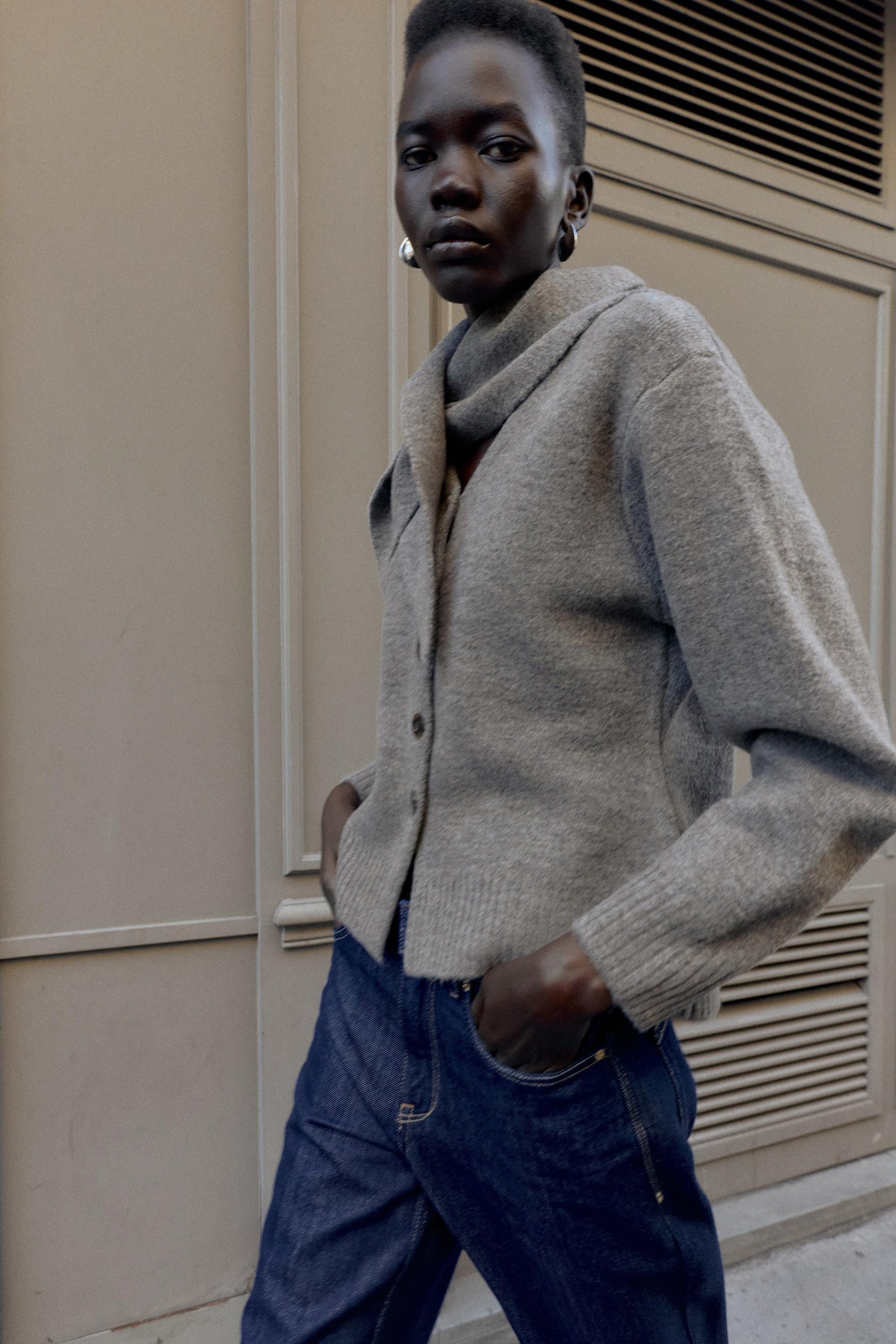 Strickjacke mit Schaldetails