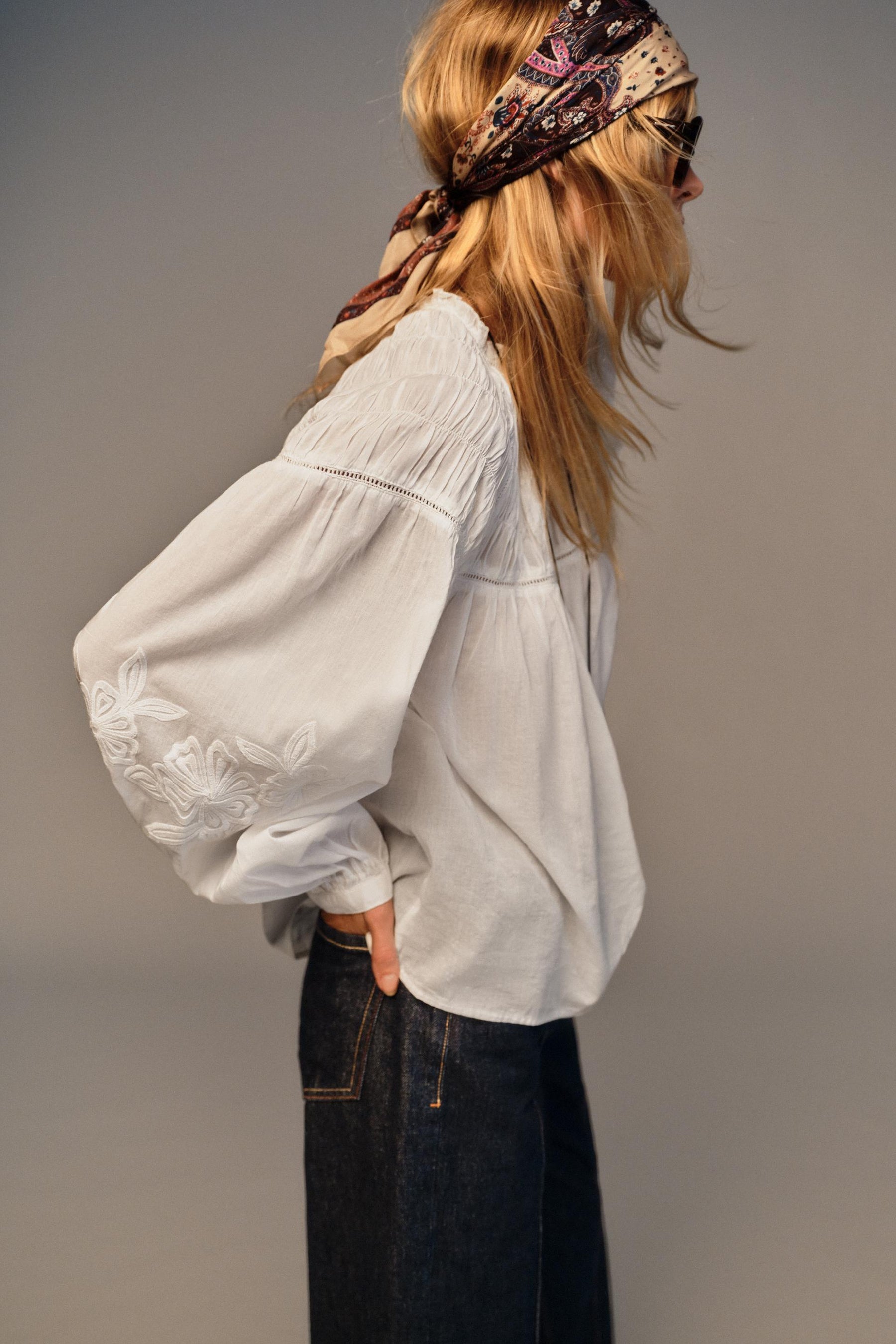 SMOCKED ROMANTIC SHIRT
