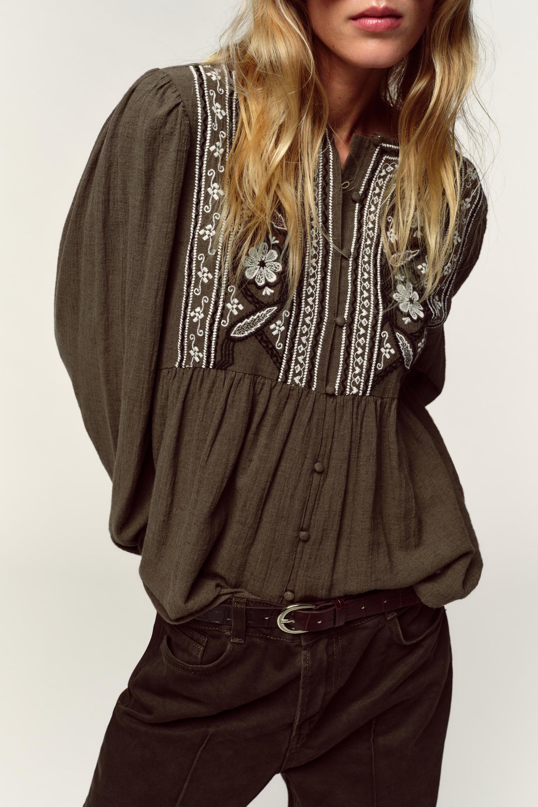 EMBROIDERED BLOUSE
