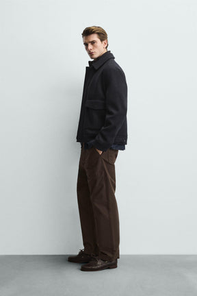 Jacke mit abnehmbarem Kragen