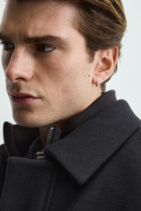 Jacke mit abnehmbarem Kragen