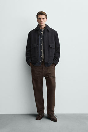 Jacke mit abnehmbarem Kragen