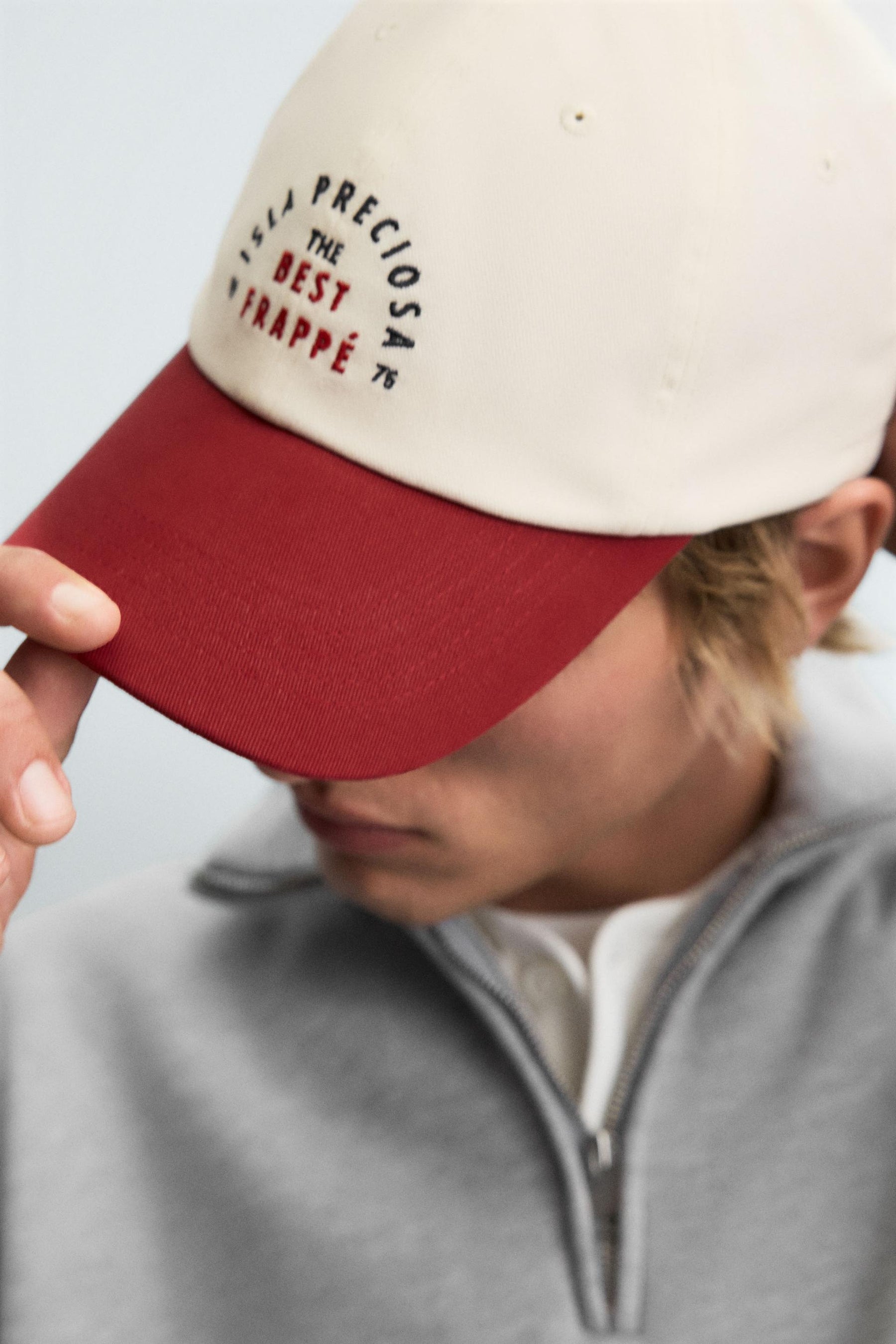 CONTRAST EMBROIDERY CAP - Image 3