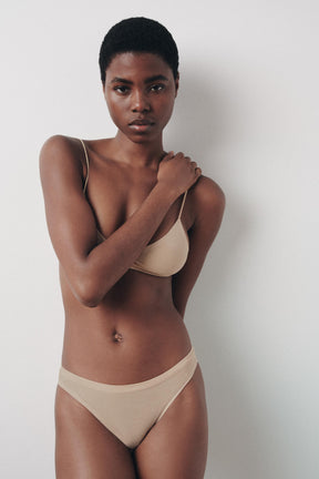 SEAMLESS BRIEFS