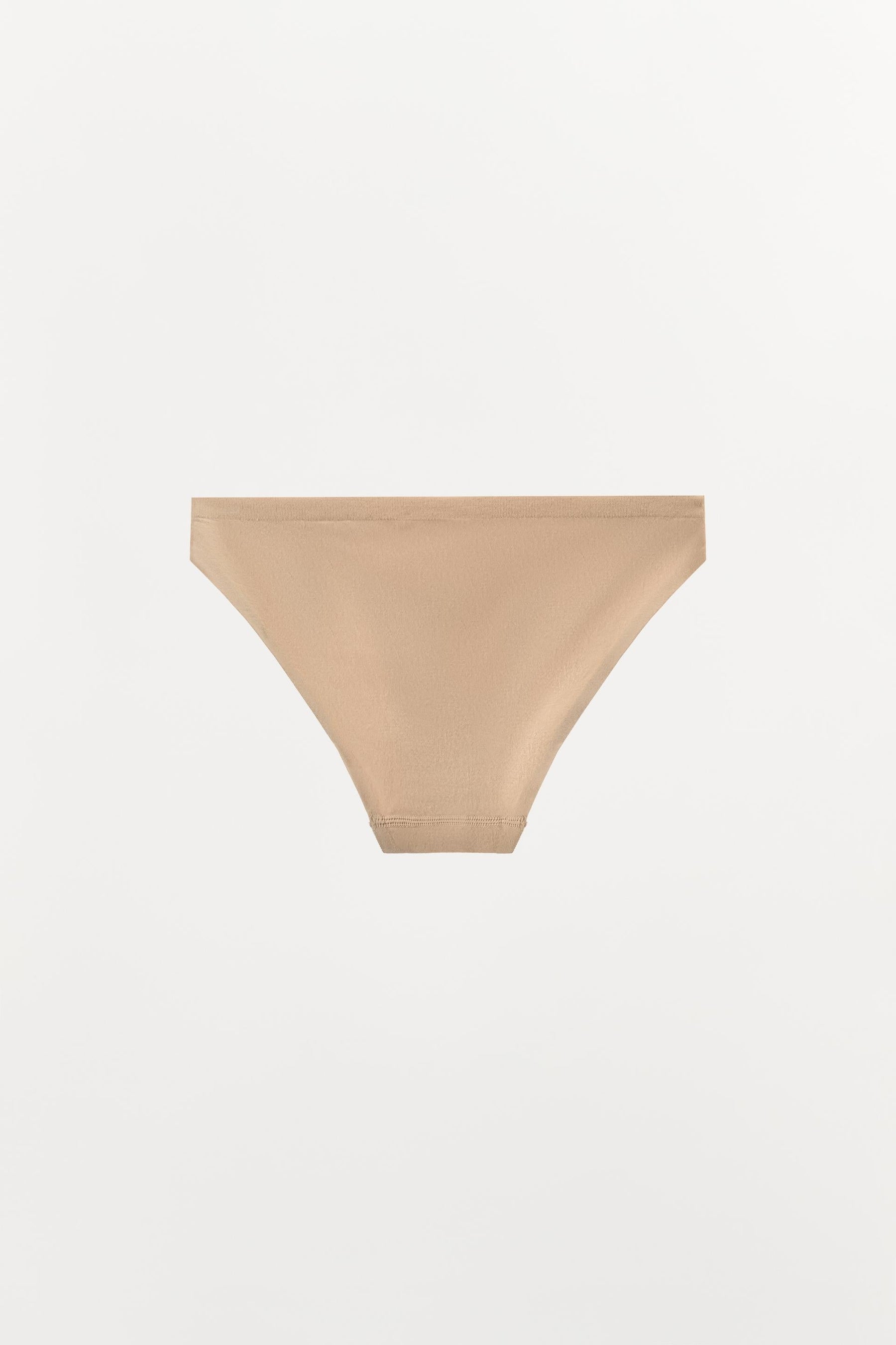 SEAMLESS BRIEFS