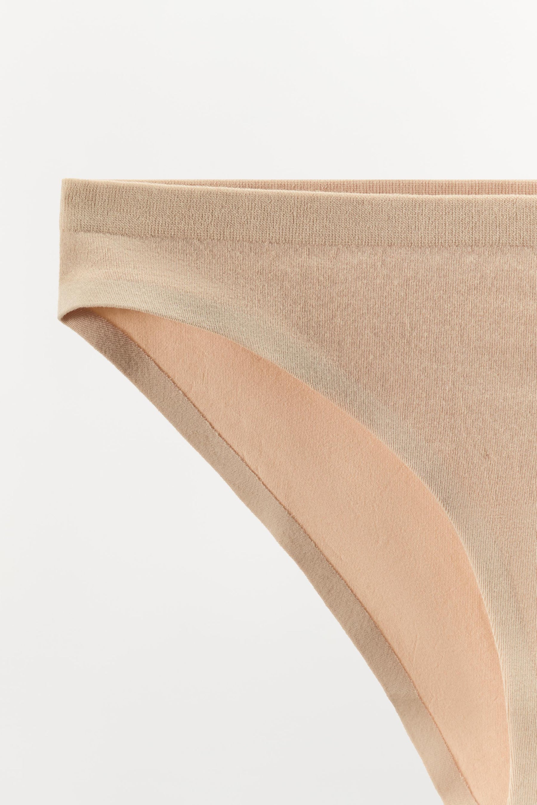 SEAMLESS BRIEFS