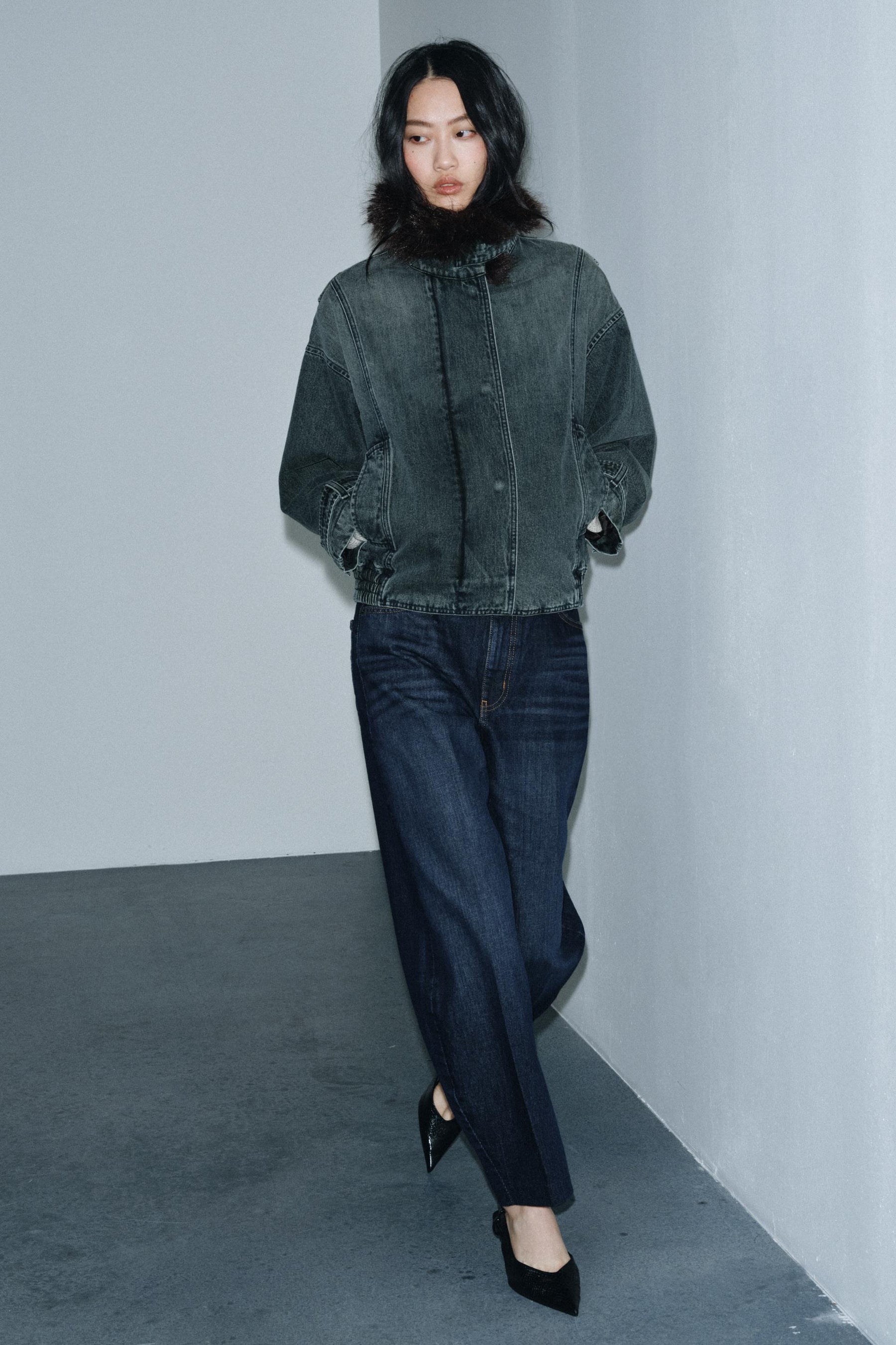 Barrel High-Waist Jeans