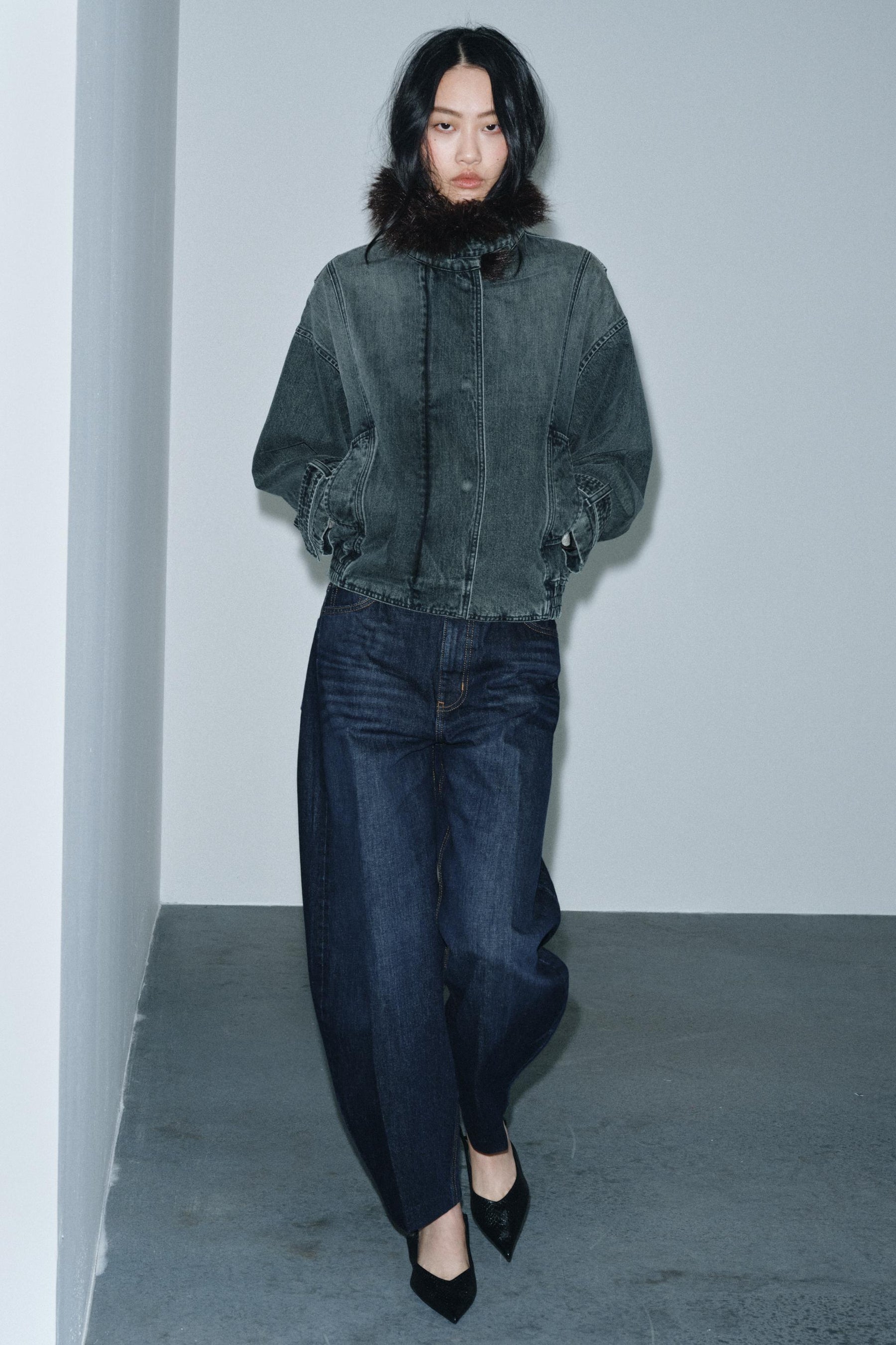 Barrel High-Waist Jeans