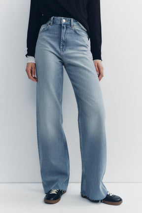 Wide-leg high-waist jeans