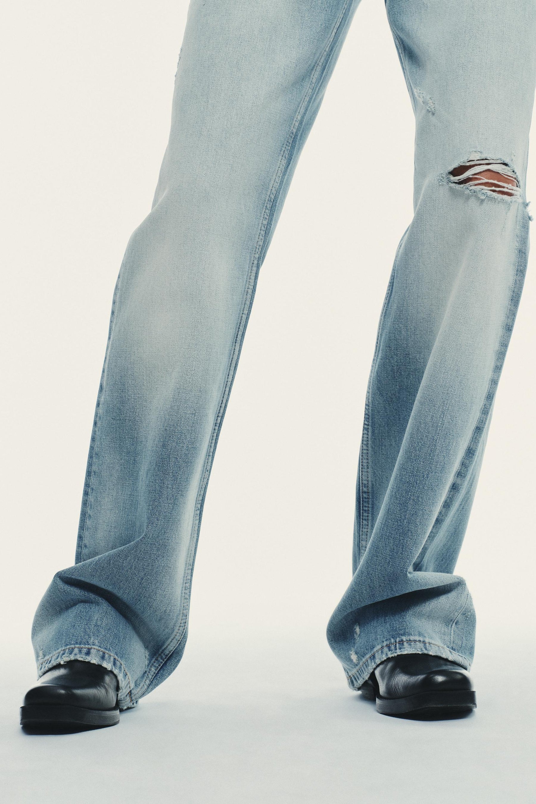WIDE-LEG MID-WAIST JEANS
