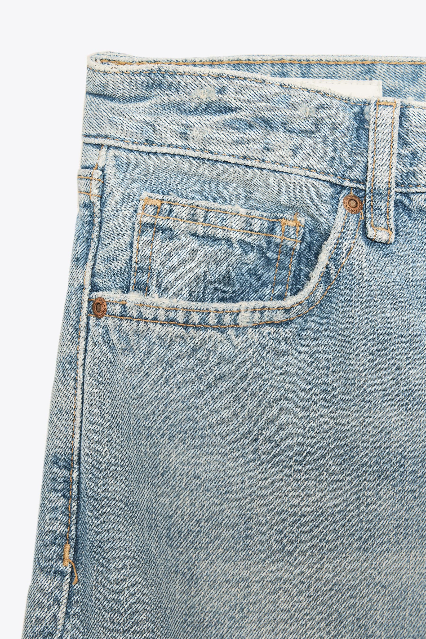Wide-Leg Mid-Waist Jeans
