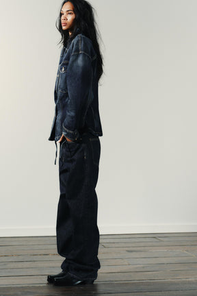 Straight high-waist jeans with