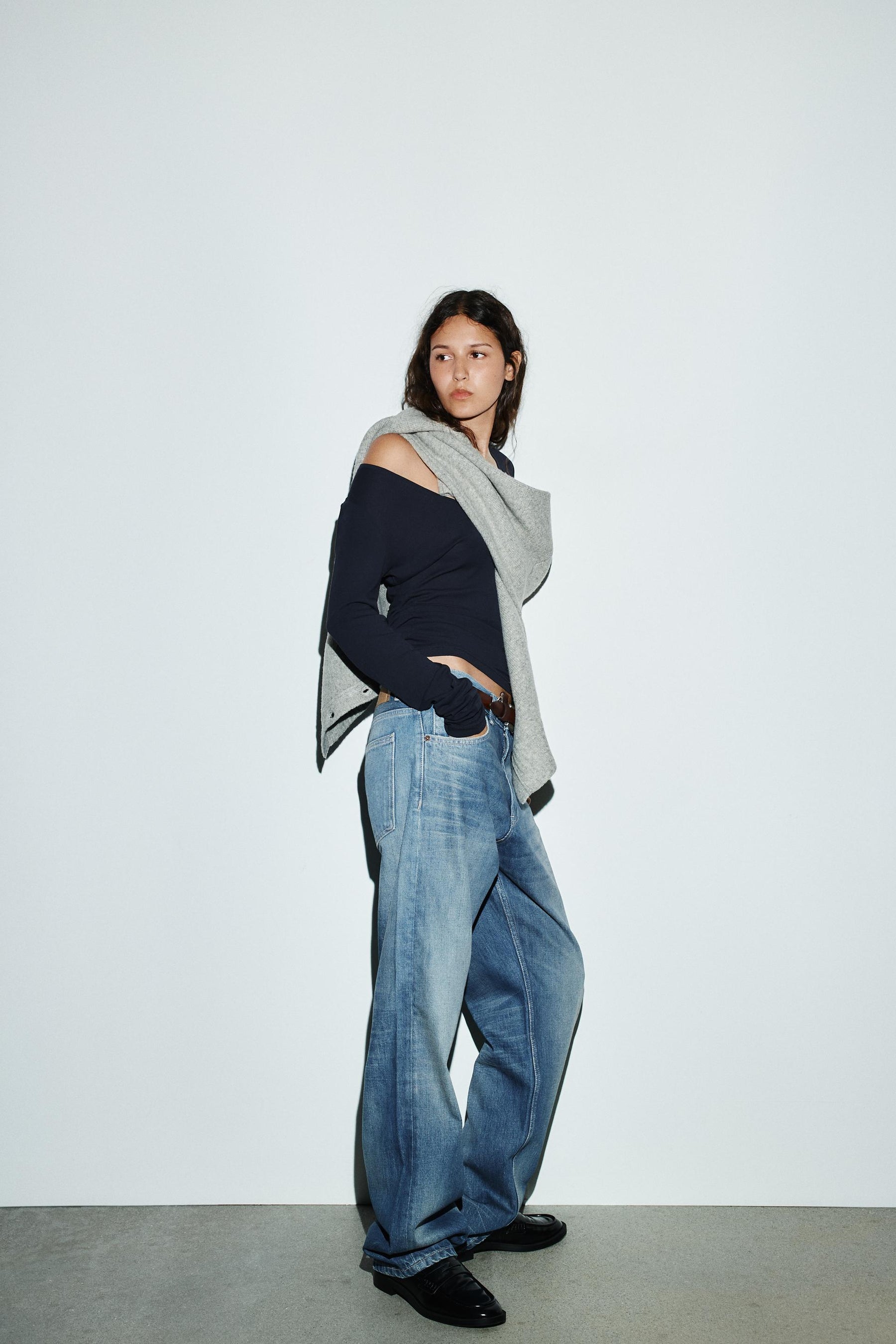 Tapered Baggy Low-Rise Jeans