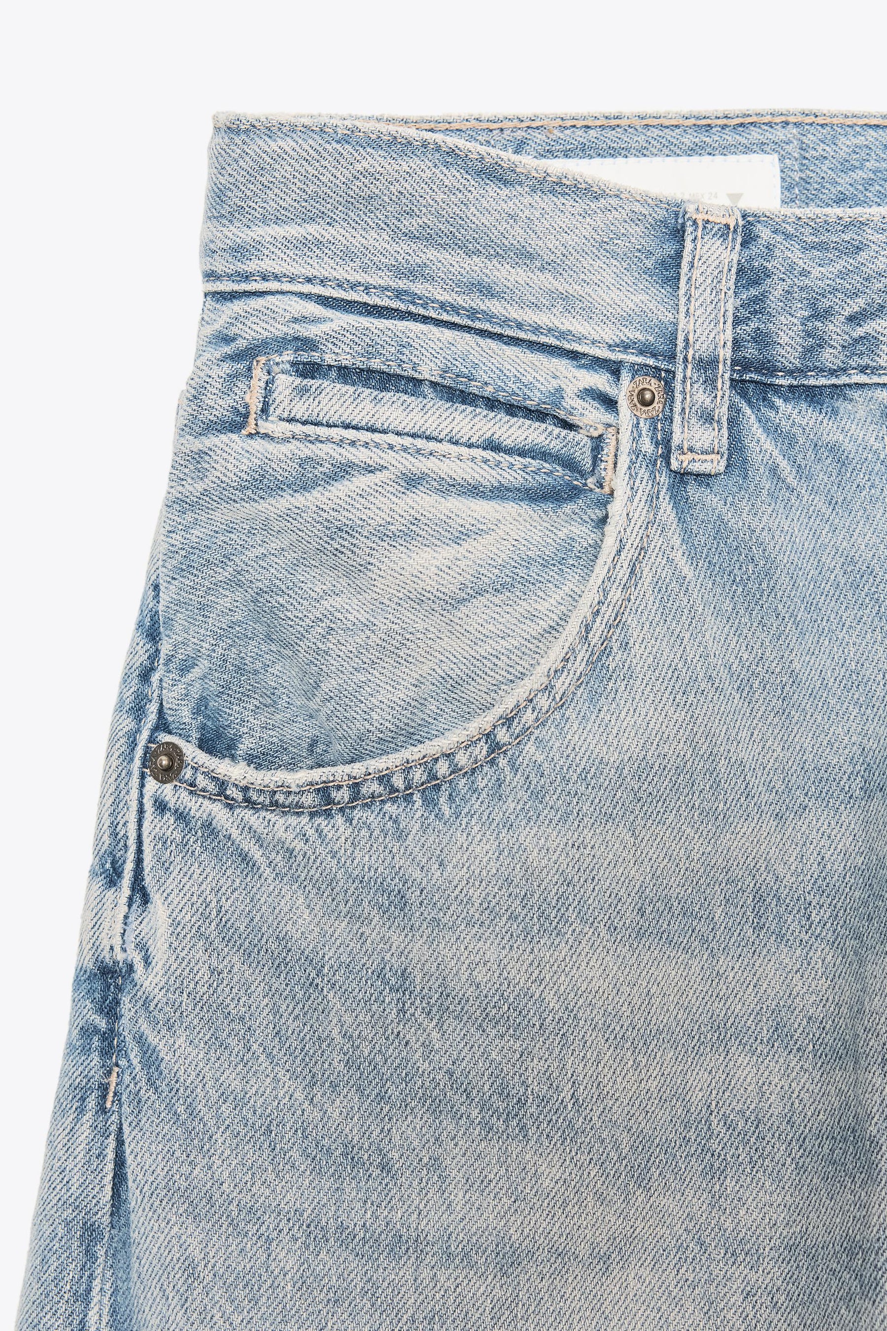 Oversized mid-waist jeans