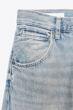 Oversized mid-waist jeans