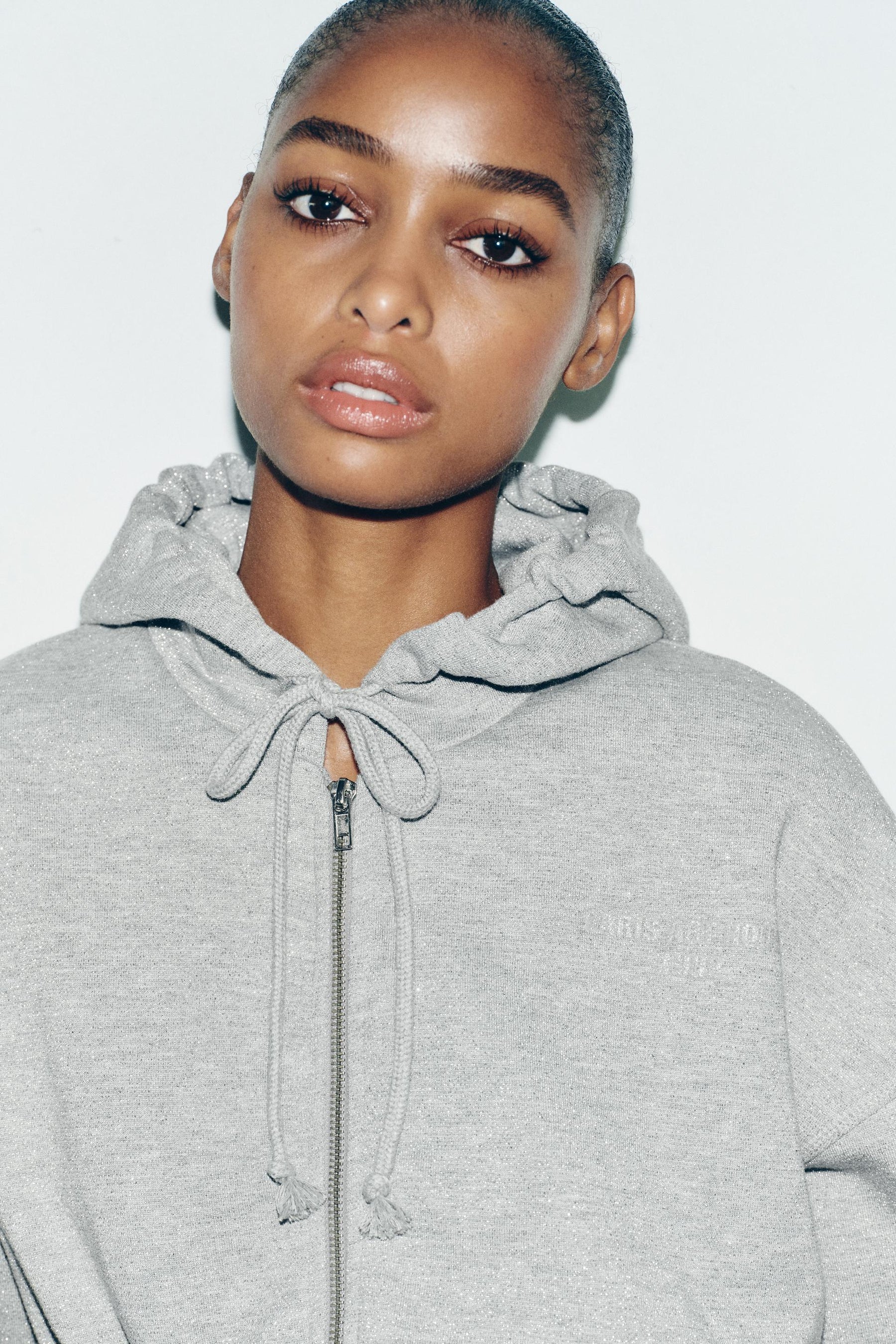 METALLIC THREAD CROP HOODIE