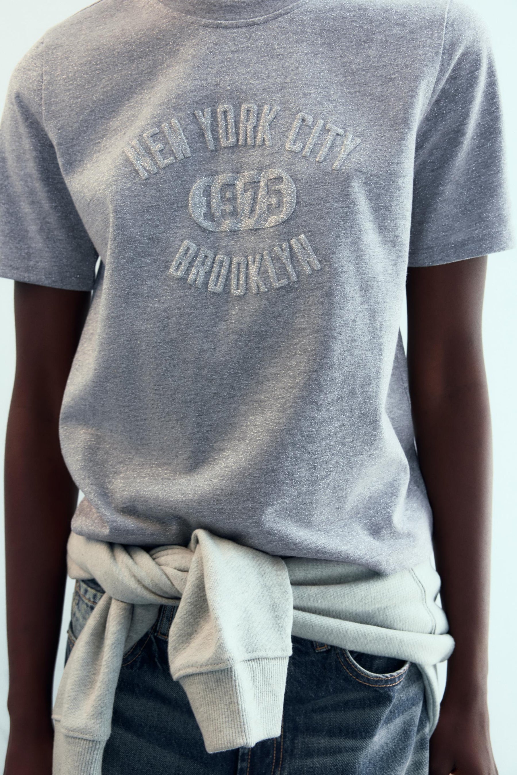 SHIMMER TEXT T-SHIRT