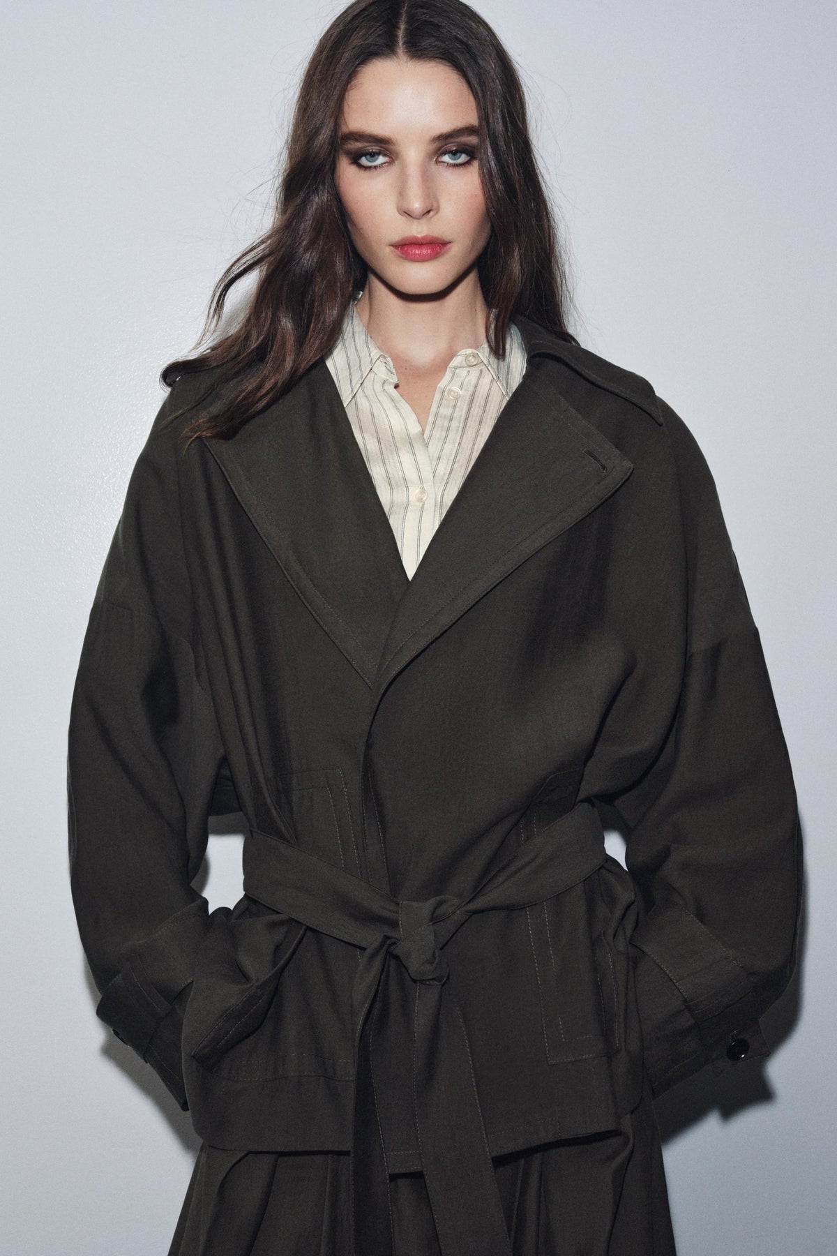 fließende Jacke mit Gürtel