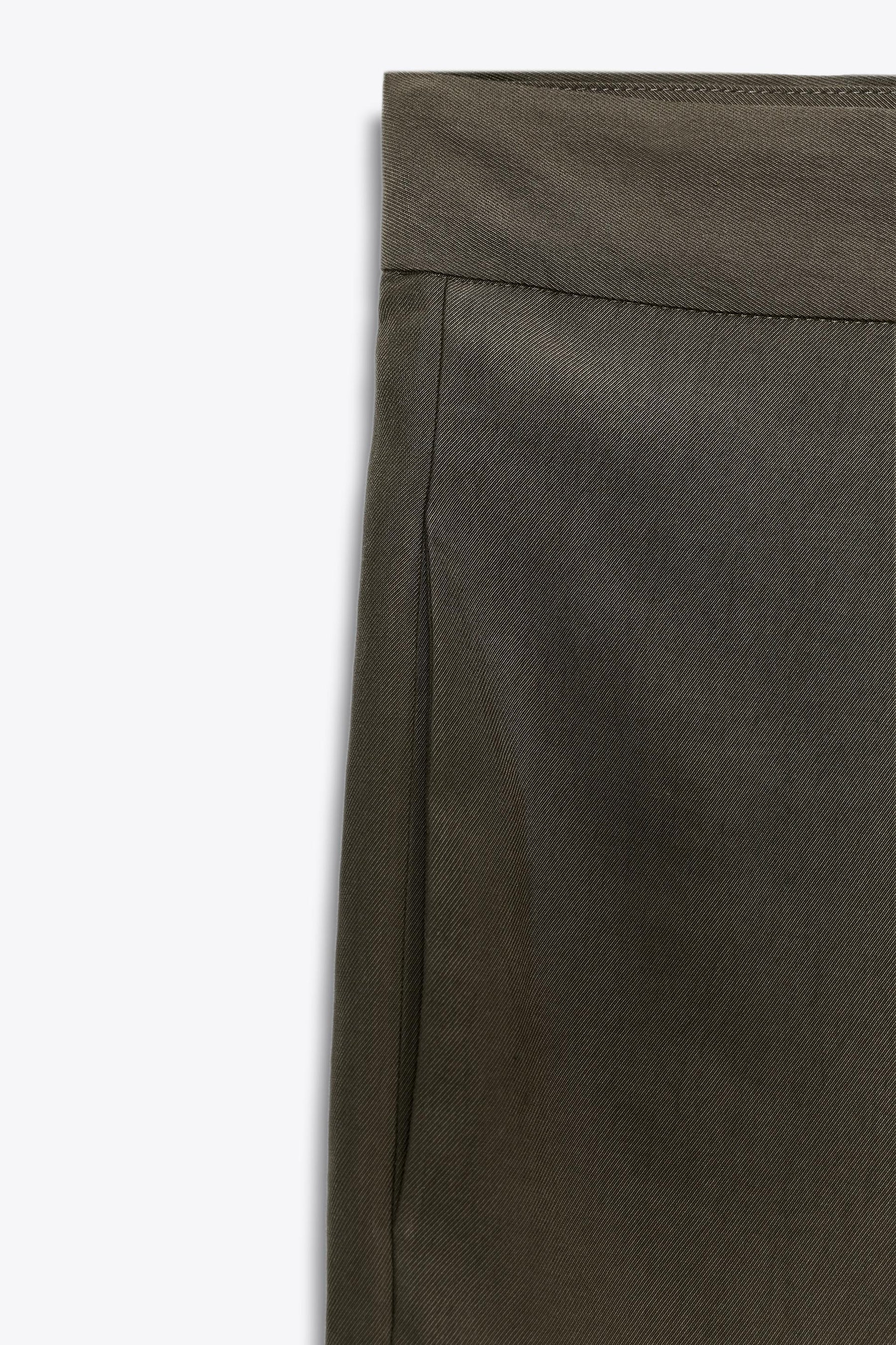 PLEATED WIDE-LEG TROUSERS