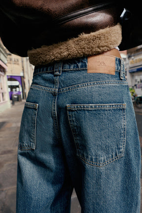 Wide-Leg High-Waist Jeans