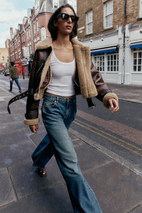 Wide-Leg High-Waist Jeans